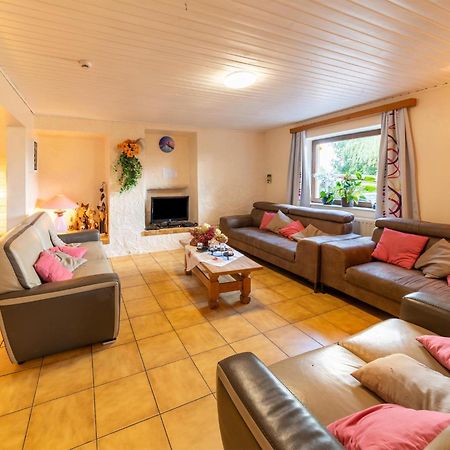 Wonderful Holiday Home In Montleban With Sauna Exterior photo
