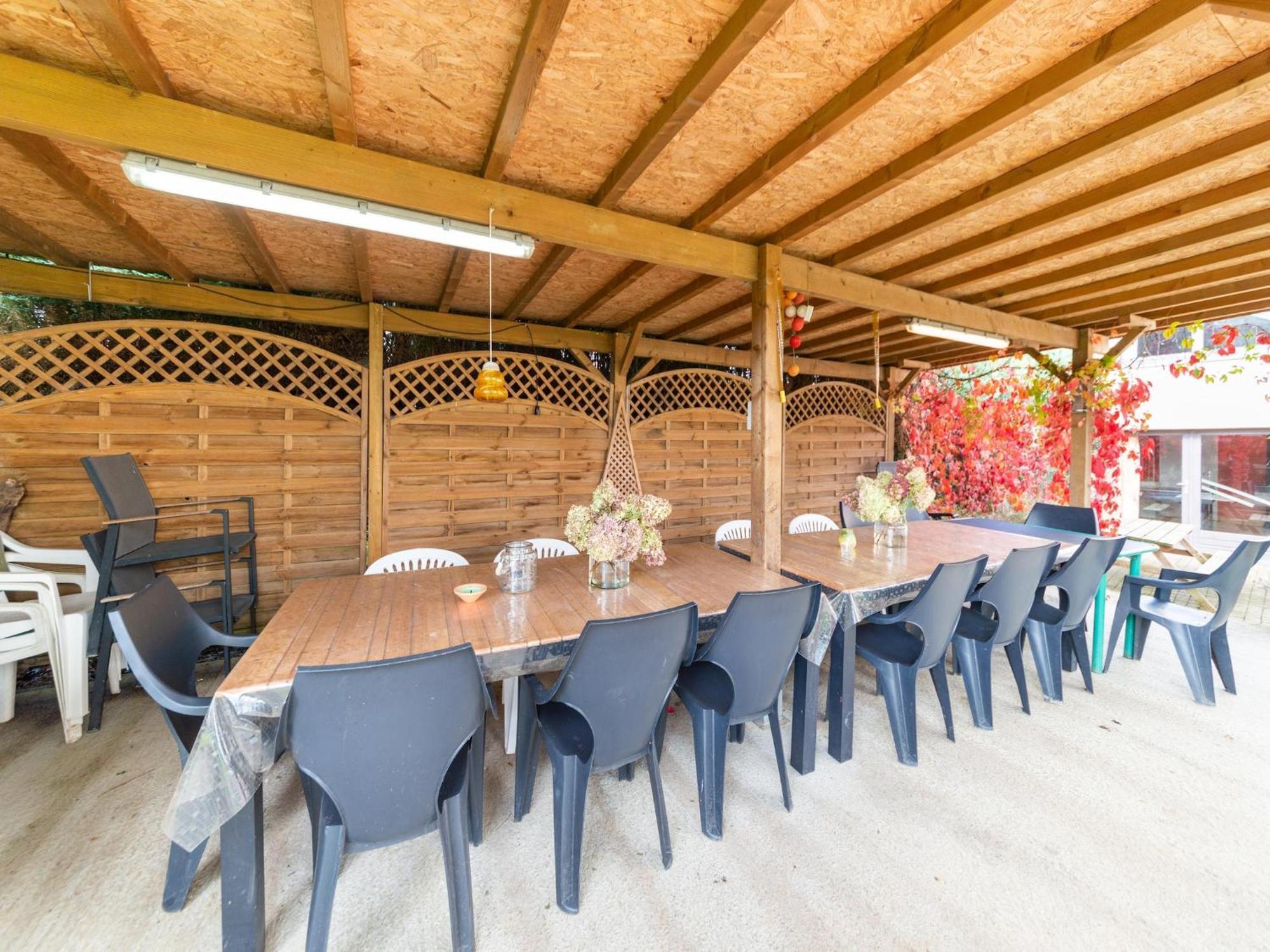 Wonderful Holiday Home In Montleban With Sauna Exterior photo