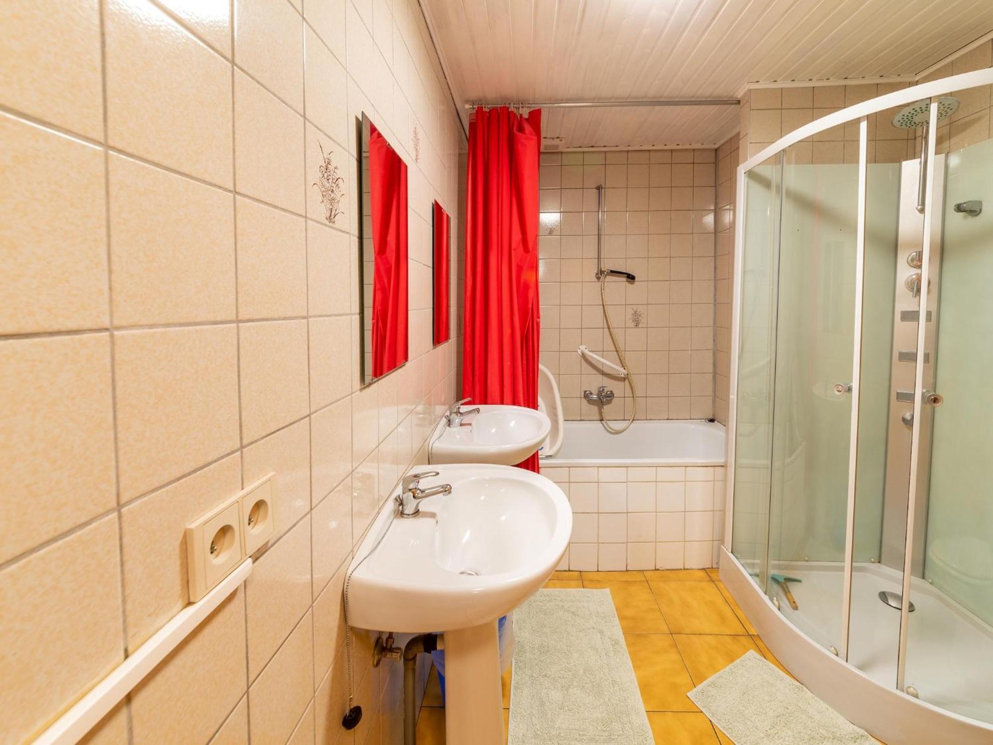 Wonderful Holiday Home In Montleban With Sauna Exterior photo