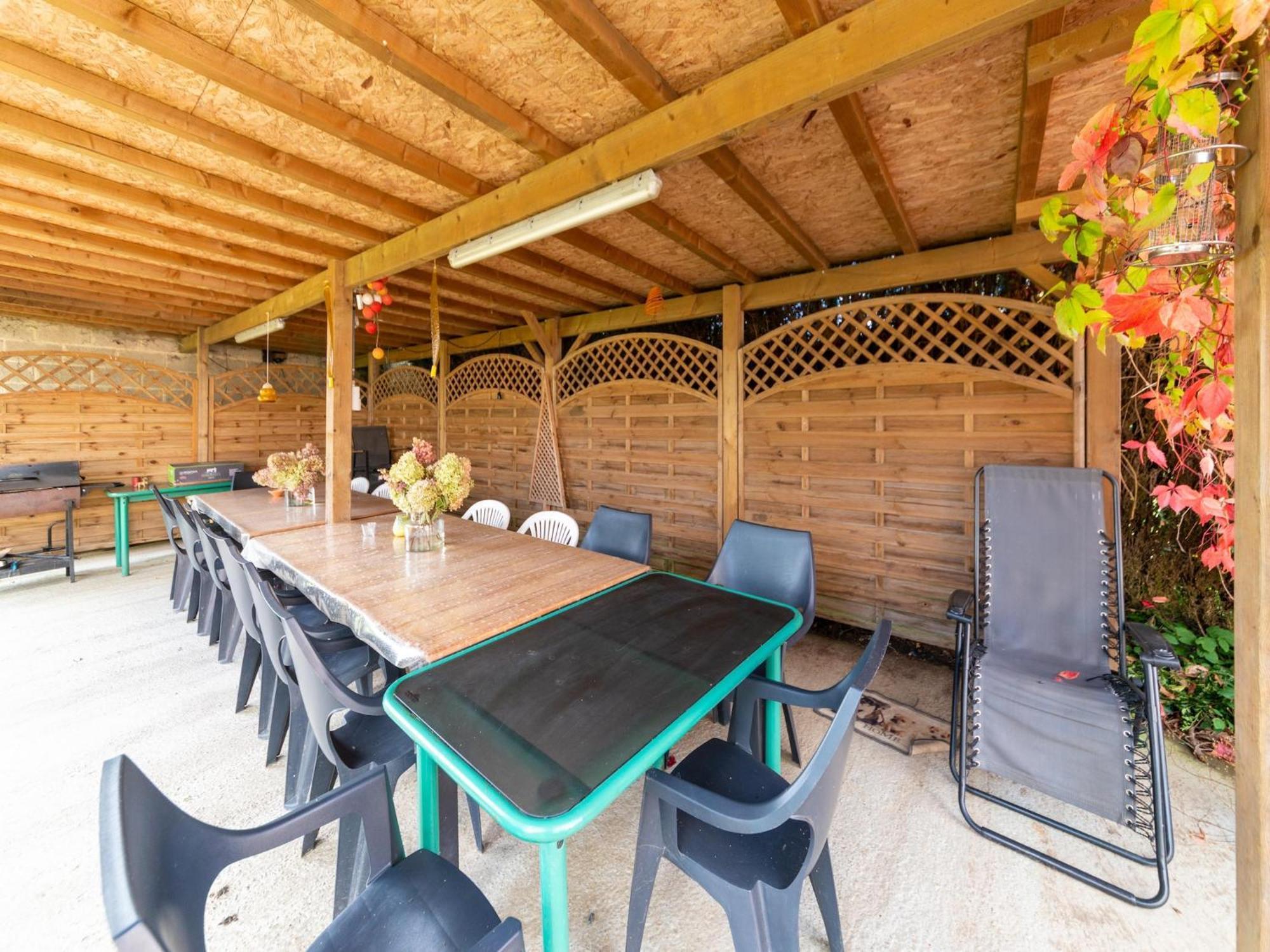 Wonderful Holiday Home In Montleban With Sauna Exterior photo